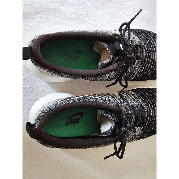 Nike Roshe Two Flyknit Black White Men's Size 11.5 Lightweight Running Shoes - Picture 4 of 8